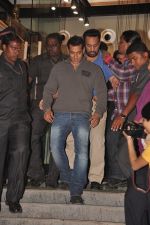Salman Khan at Being Human store launch by Salman Khan in Khar, Mumbai on 17th Jan 2013 (29).JPG